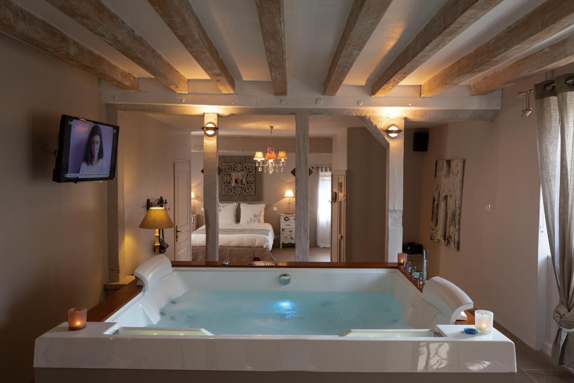 Charme Au Fil De L'Eau Hotel Vendieres Kültér fotó