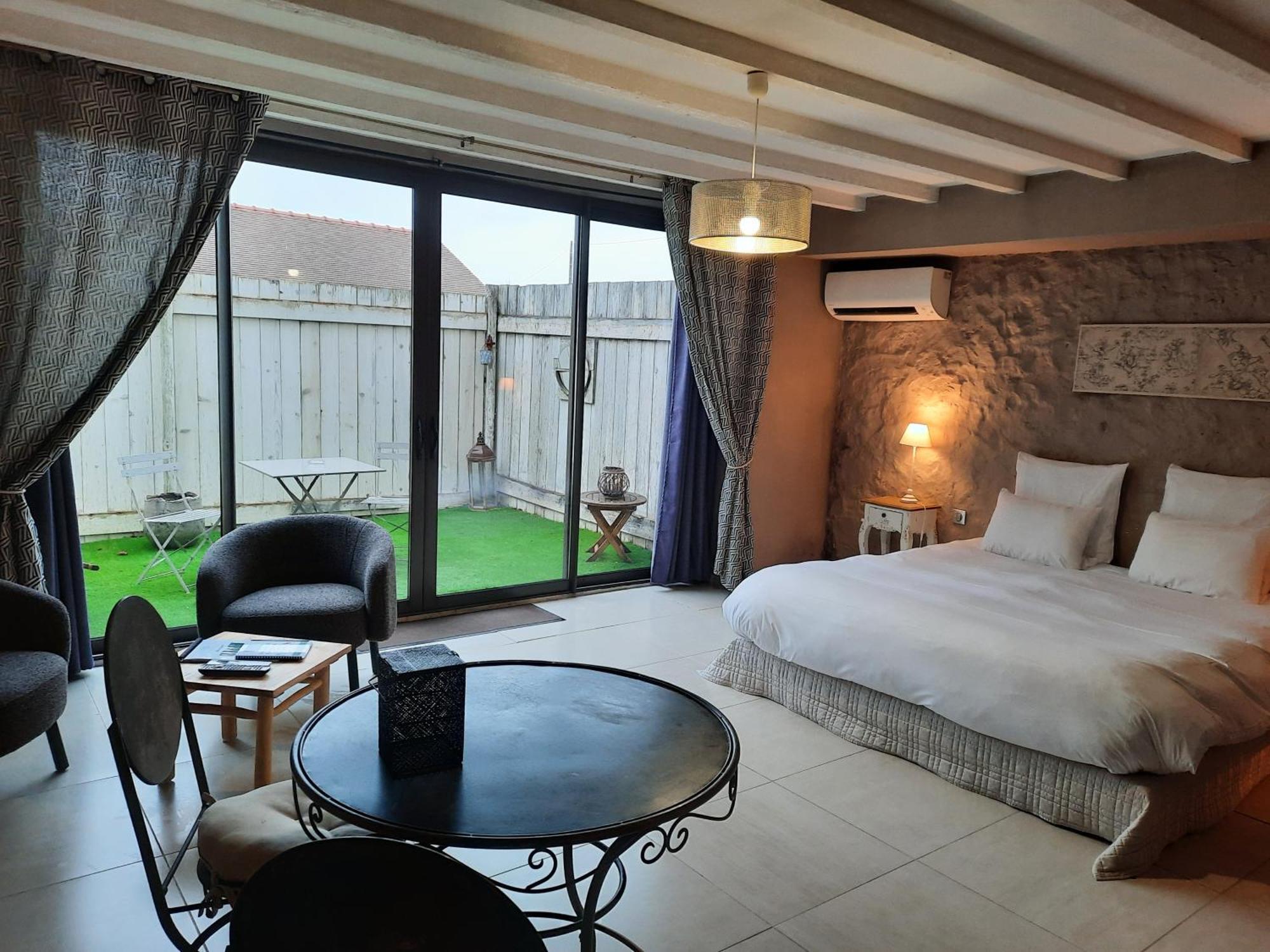 Charme Au Fil De L'Eau Hotel Vendieres Kültér fotó