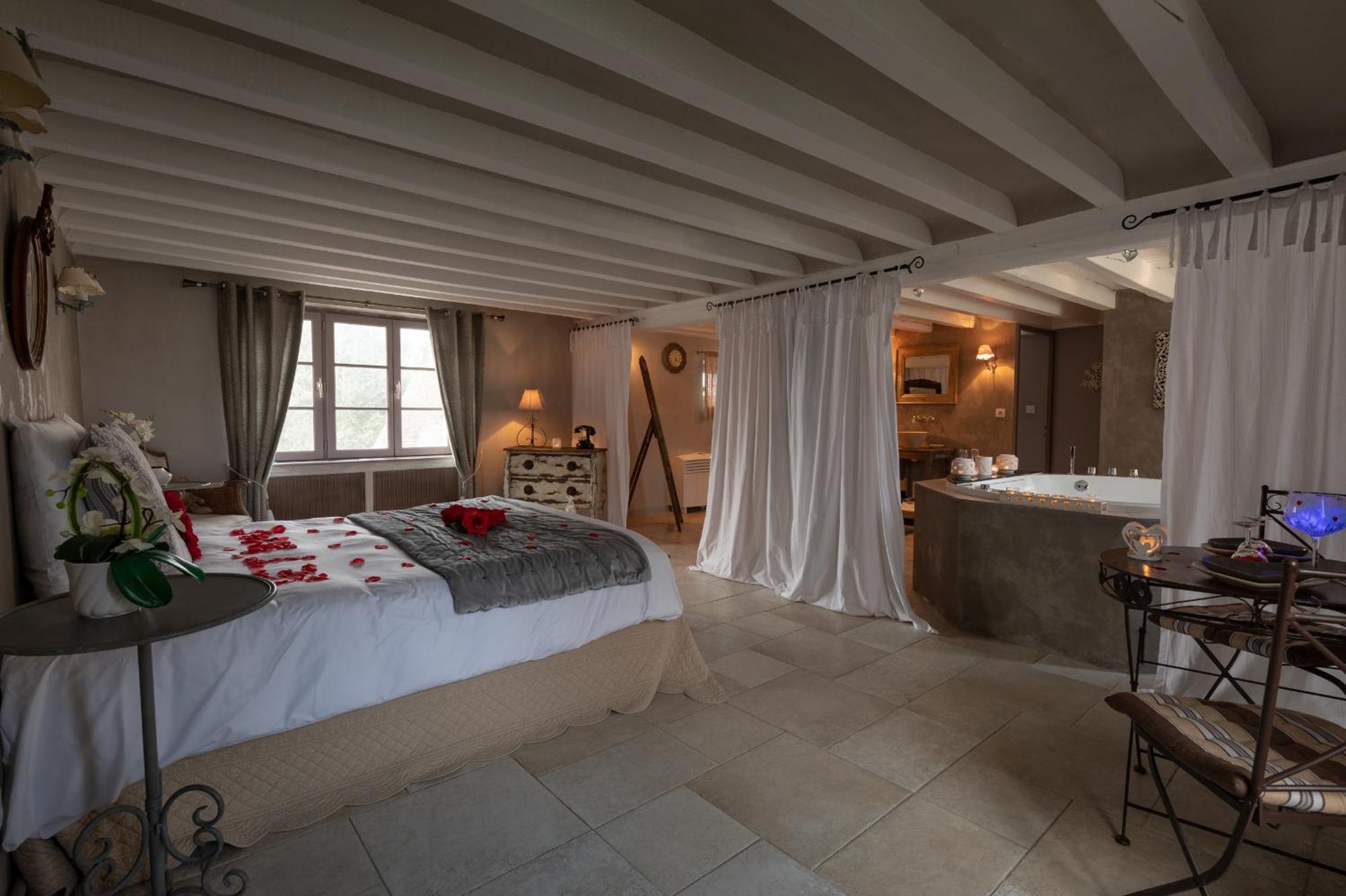 Charme Au Fil De L'Eau Hotel Vendieres Kültér fotó